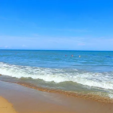 Zephyrus By Costa Apartment